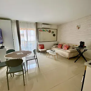3 Pieces- Vieux Port- Terrasse - Parking Possible Apartment Cannes